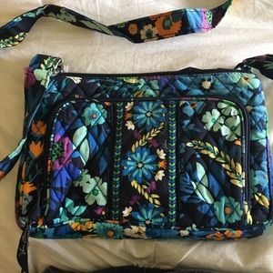Vera Bradley Bags - Vera Bradley cross body Vera Bradley Bags - Vera Bradley cross body